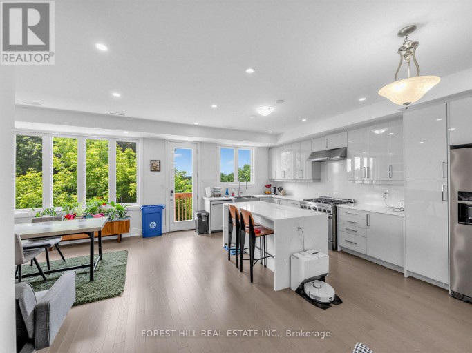 2996 WESTON ROAD, Toronto (Humberlea-Pelmo Park), Ontario, M9M2S7