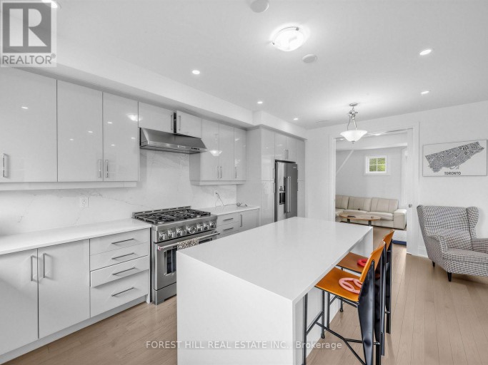 2996 WESTON ROAD, Toronto (Humberlea-Pelmo Park), Ontario, M9M2S7