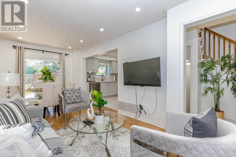 52 WICKSTEAD COURT, Brampton (Sandringham-Wellington), Ontario, L6R1N8