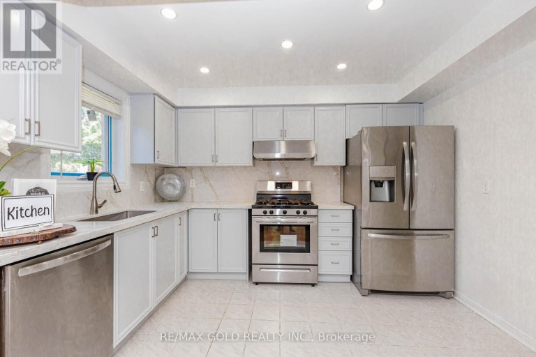 52 WICKSTEAD COURT, Brampton (Sandringham-Wellington), Ontario, L6R1N8