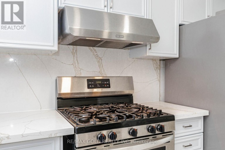 52 WICKSTEAD COURT, Brampton (Sandringham-Wellington), Ontario, L6R1N8