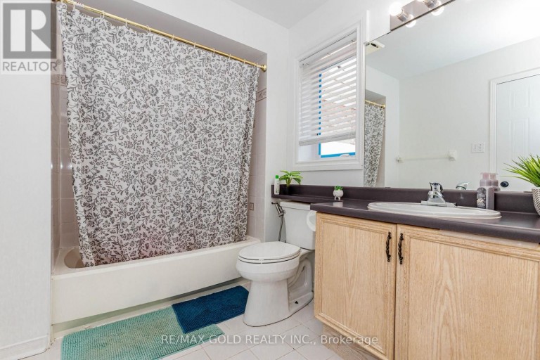 52 WICKSTEAD COURT, Brampton (Sandringham-Wellington), Ontario, L6R1N8