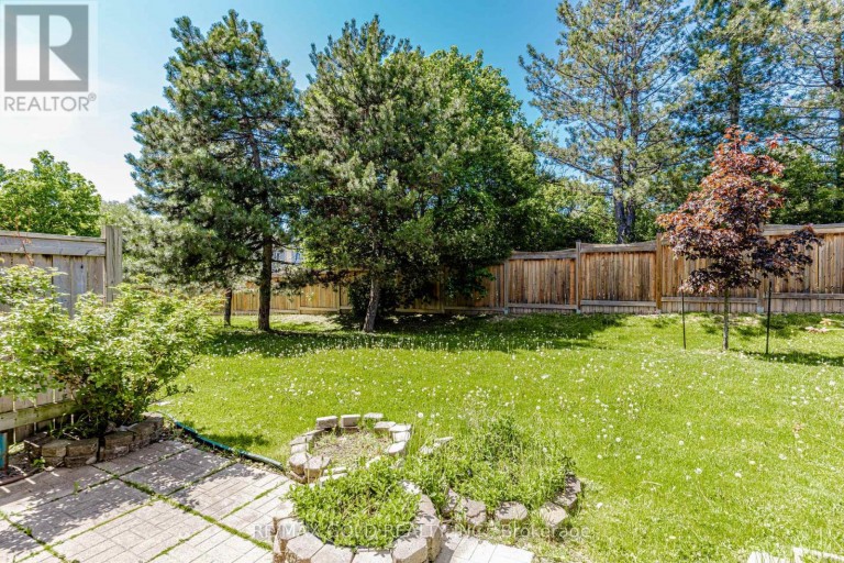 52 WICKSTEAD COURT, Brampton (Sandringham-Wellington), Ontario, L6R1N8