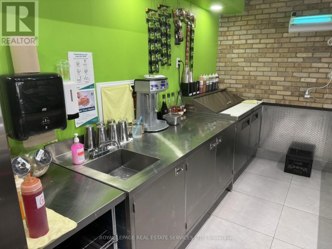 2&3 - 204 SILVERCREEK PARKWAY N, Guelph (Junction/Onward Willow), Ontario, N1H7P7