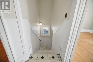 126 CLOSE AVENUE Toronto (South Parkdale) Ontario photo 16