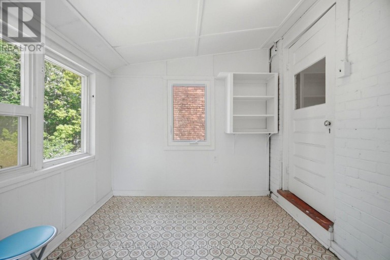 126 CLOSE AVENUE, Toronto (South Parkdale), Ontario, M6K2V5