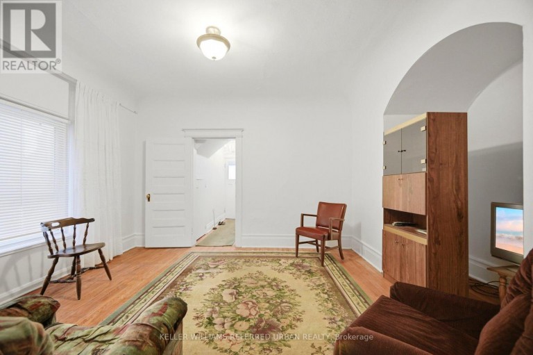 126 CLOSE AVENUE, Toronto (South Parkdale), Ontario, M6K2V5