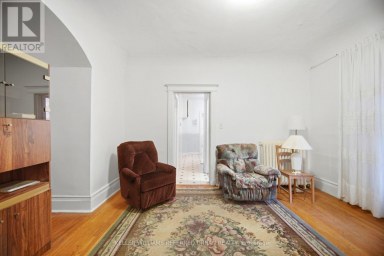 126 CLOSE AVENUE Toronto (South Parkdale) Ontario photo 7