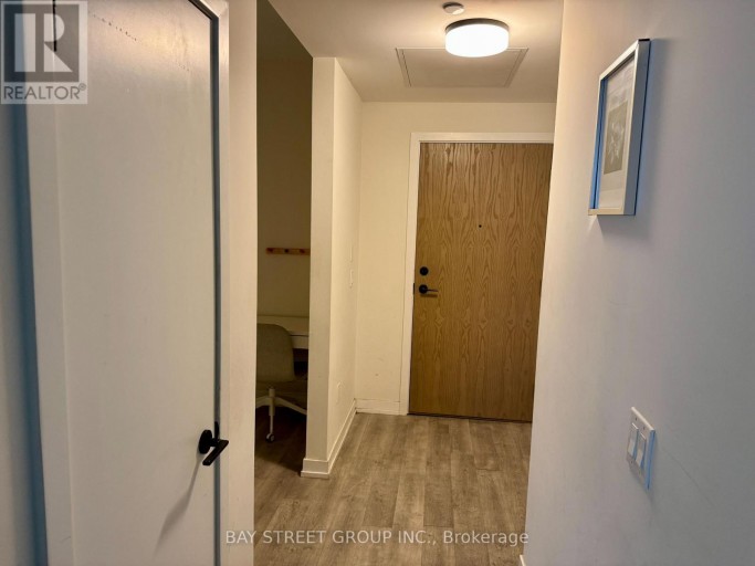 515 - 2300 ST CLAIR AVENUE W, Toronto (Junction Area), Ontario, M6N1K8
