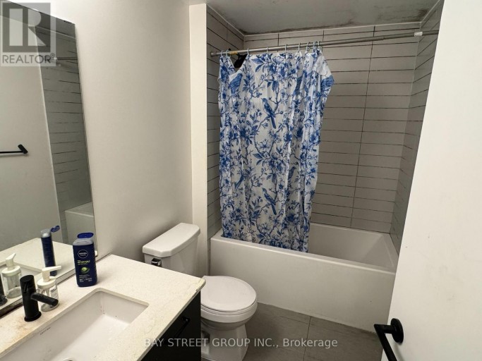 515 - 2300 ST CLAIR AVENUE W, Toronto (Junction Area), Ontario, M6N1K8