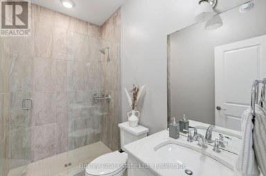 104 SNOW APPLE CRESCENT Blue Mountains Ontario photo 25