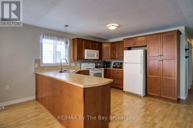 6 ILLINOIS CRESCENT Wasaga Beach Ontario photo 11