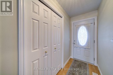 6 ILLINOIS CRESCENT Wasaga Beach Ontario photo 7