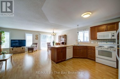 6 ILLINOIS CRESCENT Wasaga Beach Ontario photo 9