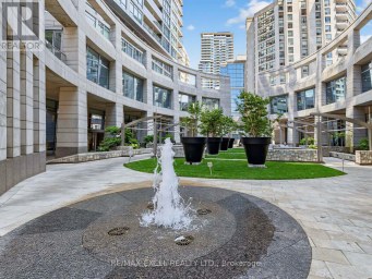 1805 - 2191 YONGE STREET Toronto (Mount Pleasant West) Ontario photo 2