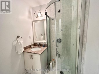 35 LAILEY CRESCENT Toronto (Willowdale East) Ontario photo 13