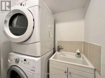 35 LAILEY CRESCENT Toronto (Willowdale East) Ontario photo 16