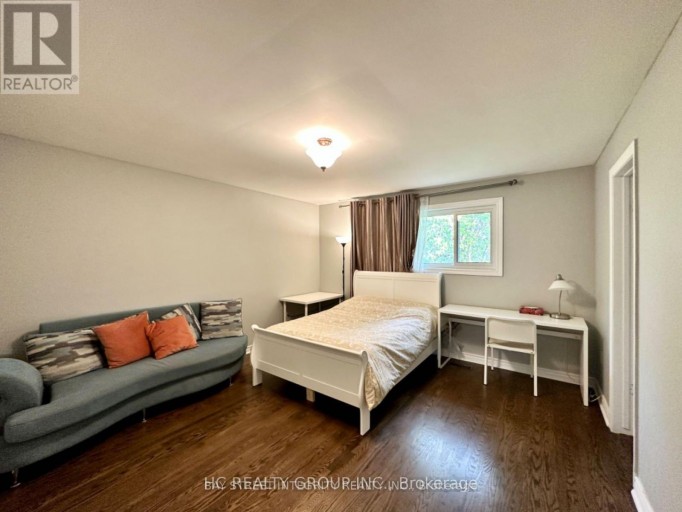 35 LAILEY CRESCENT, Toronto (Willowdale East), Ontario, M2N4H2