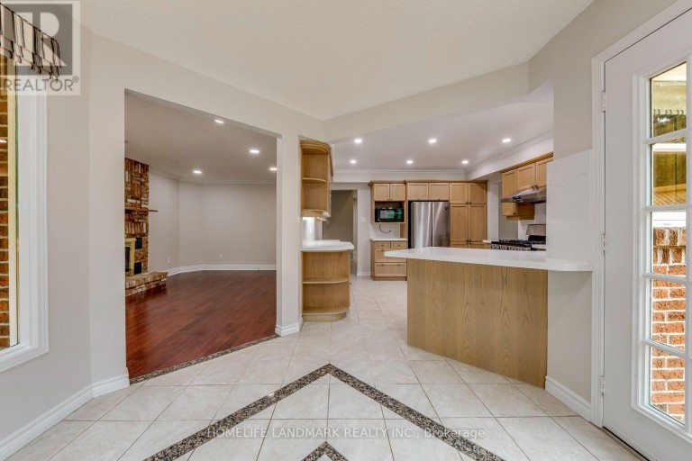67 CUDMORE ROAD, Oakville (BR Bronte), Ontario, L6L2Y4