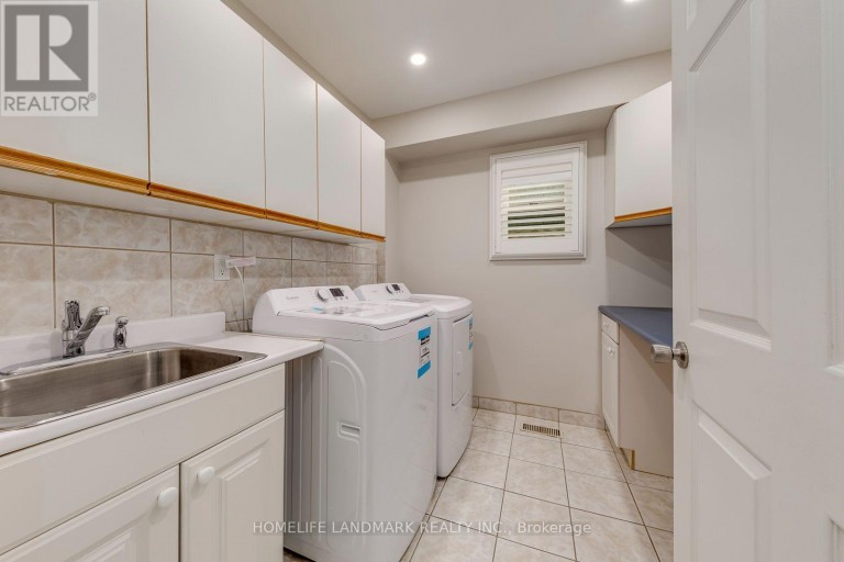 67 CUDMORE ROAD, Oakville (BR Bronte), Ontario, L6L2Y4