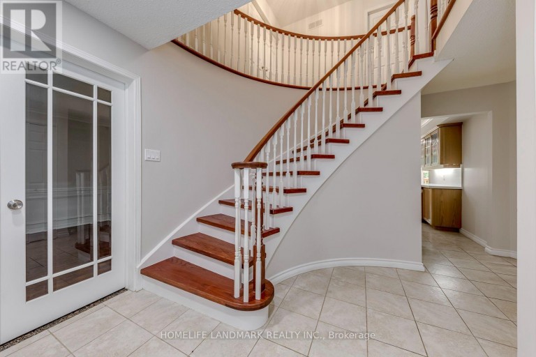 67 CUDMORE ROAD, Oakville (BR Bronte), Ontario, L6L2Y4
