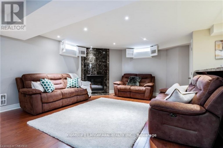 2384 PARKGLEN AVENUE, Oakville (WM Westmount), Ontario, L6M4Y5