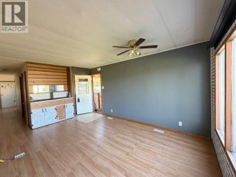 424 68 Street Edson Alberta photo 16