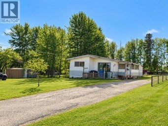424 68 Street Edson Alberta photo 3