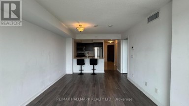 615 - 8 TRENT AVENUE Toronto (East End-Danforth) Ontario photo 5
