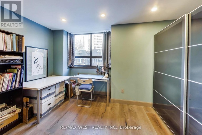 21 DUNDONALD STREET, Toronto (Church-Yonge Corridor), Ontario, M4Y1K3