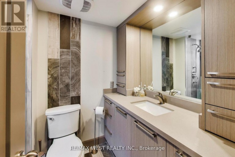 21 DUNDONALD STREET, Toronto (Church-Yonge Corridor), Ontario, M4Y1K3