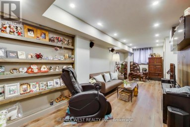 21 DUNDONALD STREET Toronto (Church-Yonge Corridor) Ontario photo 14