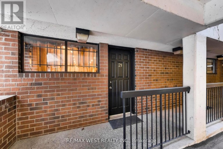 21 DUNDONALD STREET, Toronto (Church-Yonge Corridor), Ontario, M4Y1K3