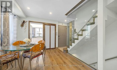 21 DUNDONALD STREET Toronto (Church-Yonge Corridor) Ontario photo 2