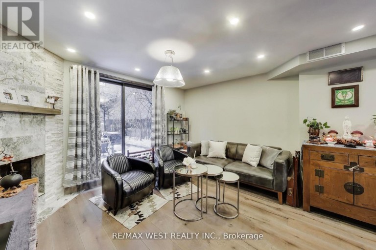 21 DUNDONALD STREET, Toronto (Church-Yonge Corridor), Ontario, M4Y1K3