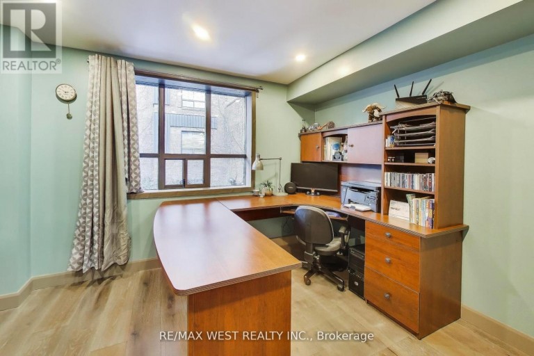 21 DUNDONALD STREET, Toronto (Church-Yonge Corridor), Ontario, M4Y1K3