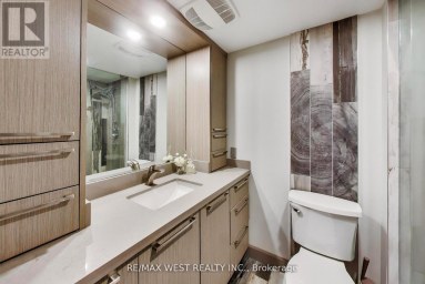 21 DUNDONALD STREET Toronto (Church-Yonge Corridor) Ontario photo 9