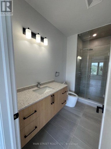 11 - 59 CHARLES STREET, Newmarket (Central Newmarket), Ontario, L3Y3V7