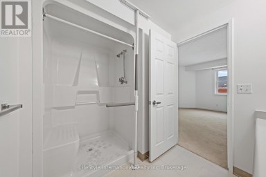 205 - 208 SILVERCREEK PARKWAY N Guelph (Junction/Onward Willow) Ontario photo 12