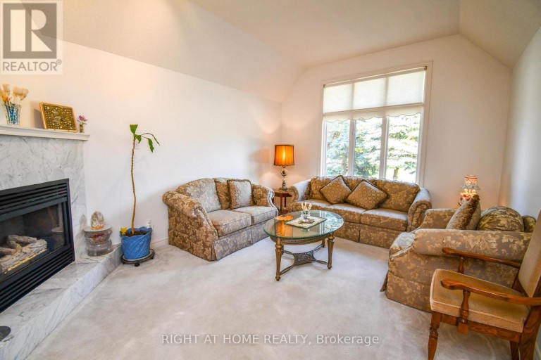 11 THACKERAY CRESCENT, Barrie (Letitia Heights), Ontario, L4N6J6