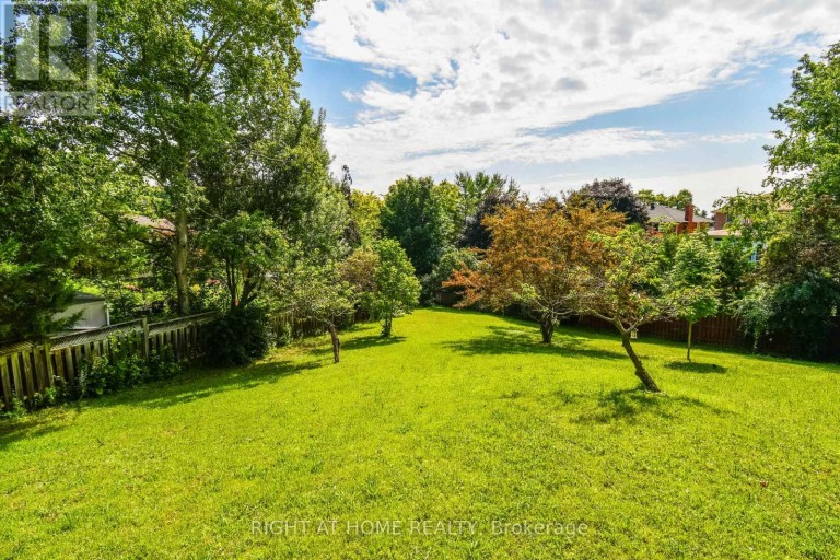 11 THACKERAY CRESCENT, Barrie (Letitia Heights), Ontario, L4N6J6