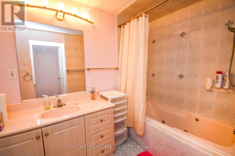 11 THACKERAY CRESCENT, Barrie (Letitia Heights), Ontario, L4N6J6