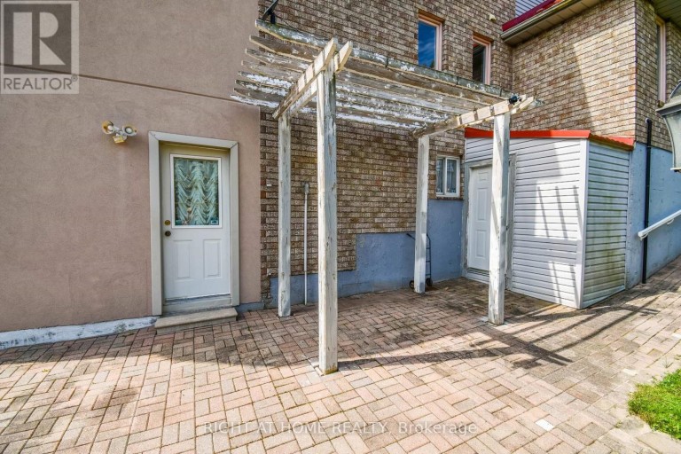 11 THACKERAY CRESCENT, Barrie (Letitia Heights), Ontario, L4N6J6