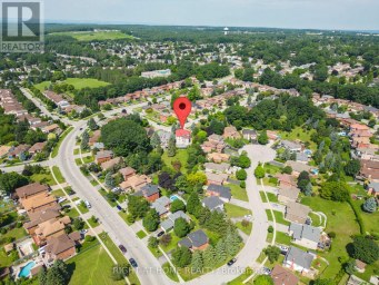 11 THACKERAY CRESCENT Barrie (Letitia Heights) Ontario photo 9