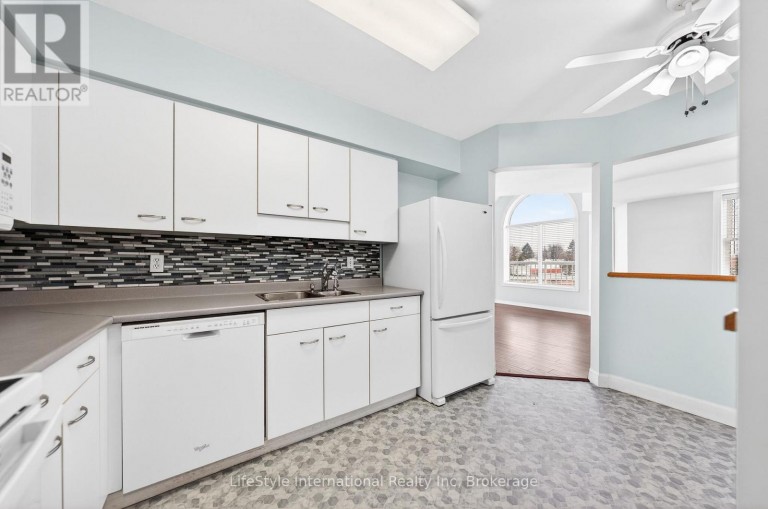 306 - 208 SILVERCREEK PARKWAY N, Guelph (Junction/Onward Willow), Ontario, N1H8H2