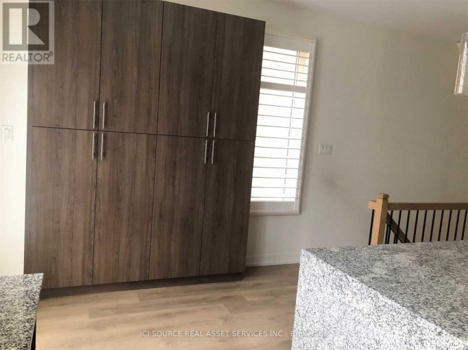 212 SQUIRE CRESCENT, Oakville (GO Glenorchy), Ontario, L6H0L6