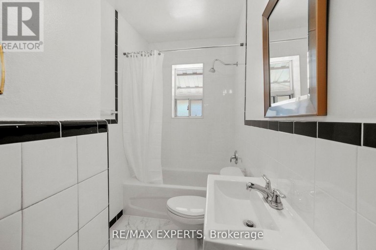 101 - 3261A LAKESHORE BOULEVARD W, Toronto (Long Branch), Ontario, L4L9A6