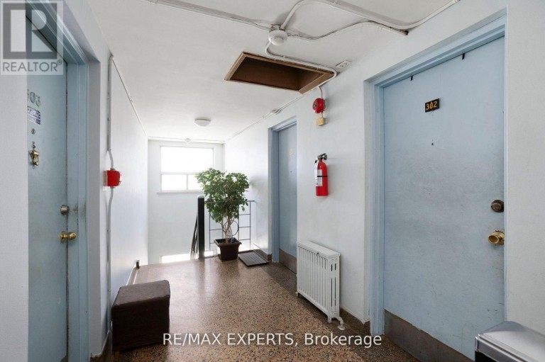 101 - 3261A LAKESHORE BOULEVARD W, Toronto (Long Branch), Ontario, L4L9A6