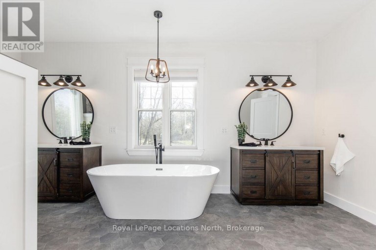 5385 8 LINE N, Oro-Medonte (Moonstone), Ontario, L0K1N0