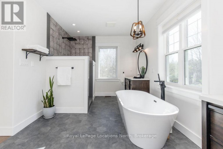 5385 8 LINE N, Oro-Medonte (Moonstone), Ontario, L0K1N0